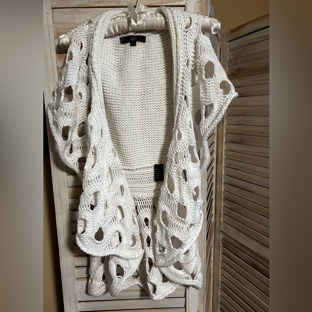 Elegant White Open-Knit Women's Shrug
